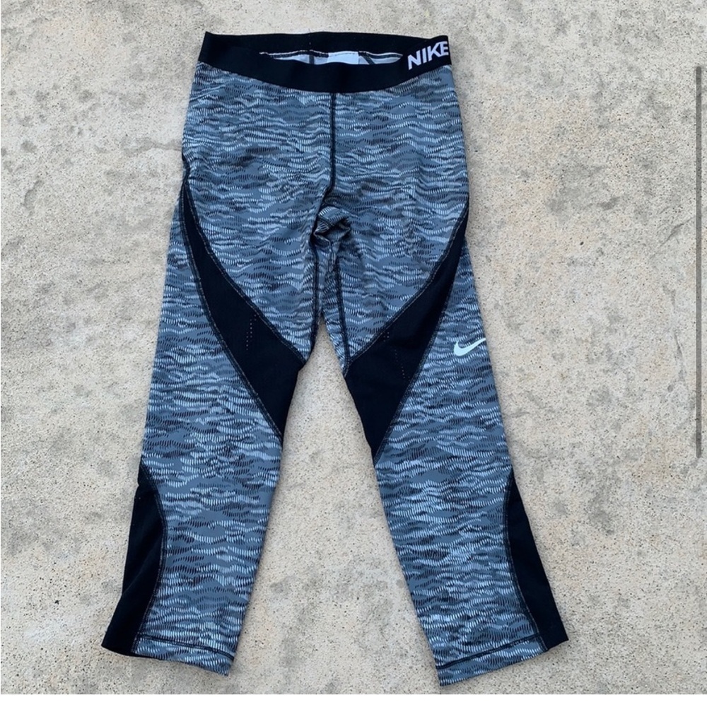 Nike Run Capri Leggings Women's Size M - Picture 2 of 5